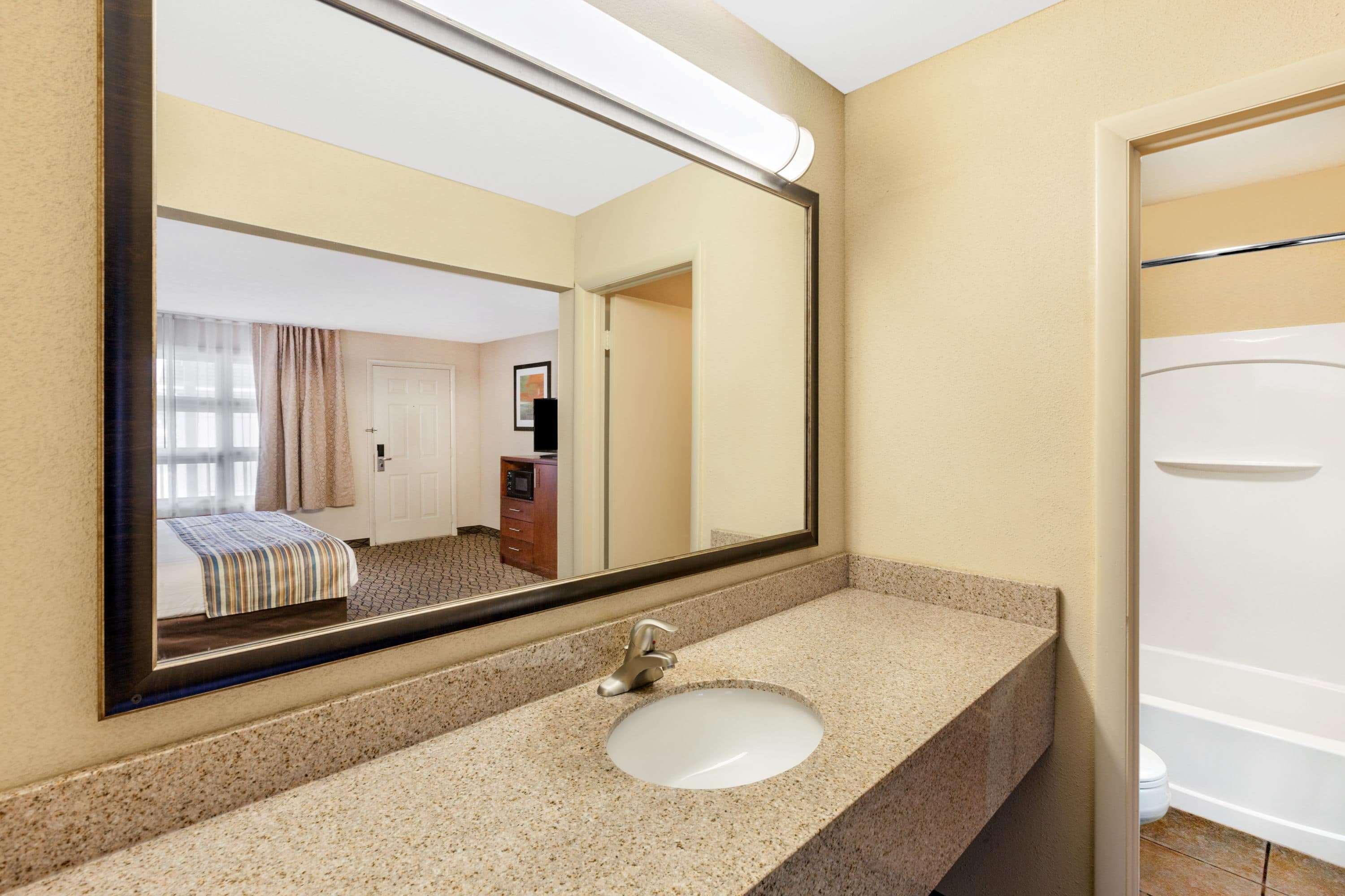 เบย์มอนต์ บาย วินด์แฮม เซนต์อิกเนซ เลกฟรอนต์ Hotel ภายนอก รูปภาพ
